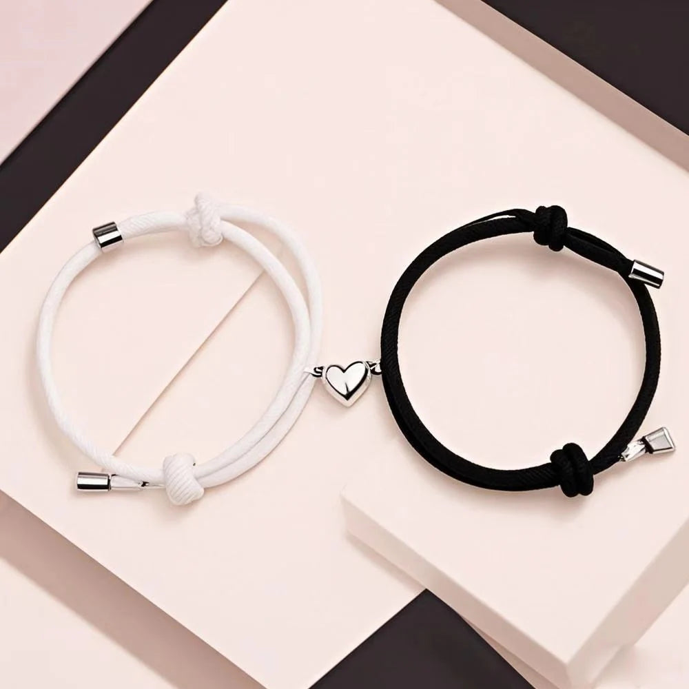2pcs Lover Set Black White Magnetic Love Bracelets for Best Friend Party Fashion Elegant Silver Heart Shape Gift